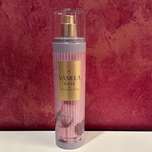 Bath & Body Works Vanilla Ease Mist with Gold and Purple Accents, new
